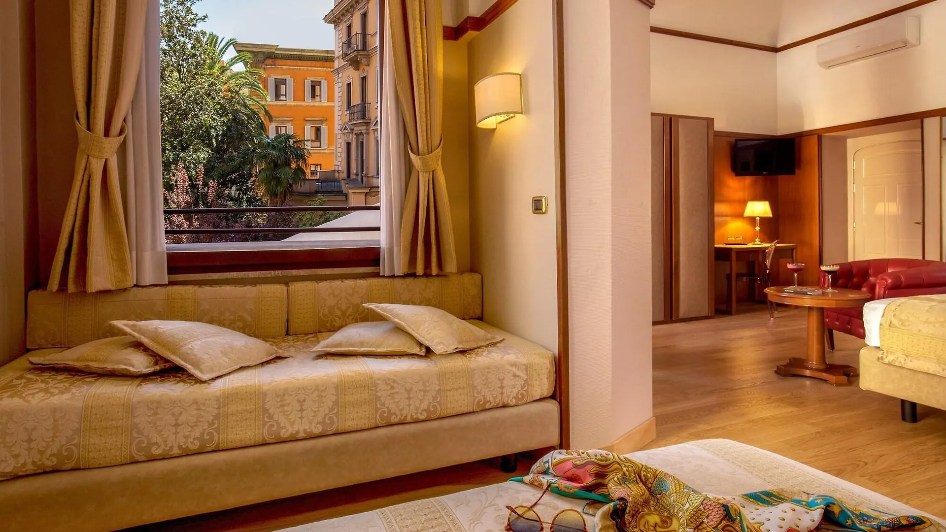 Отель La Residenza Рим Италия