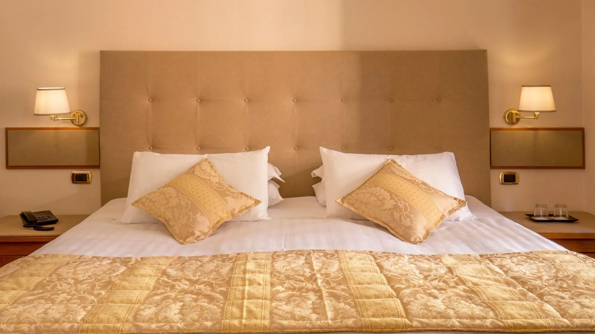 Отель La Residenza Рим
