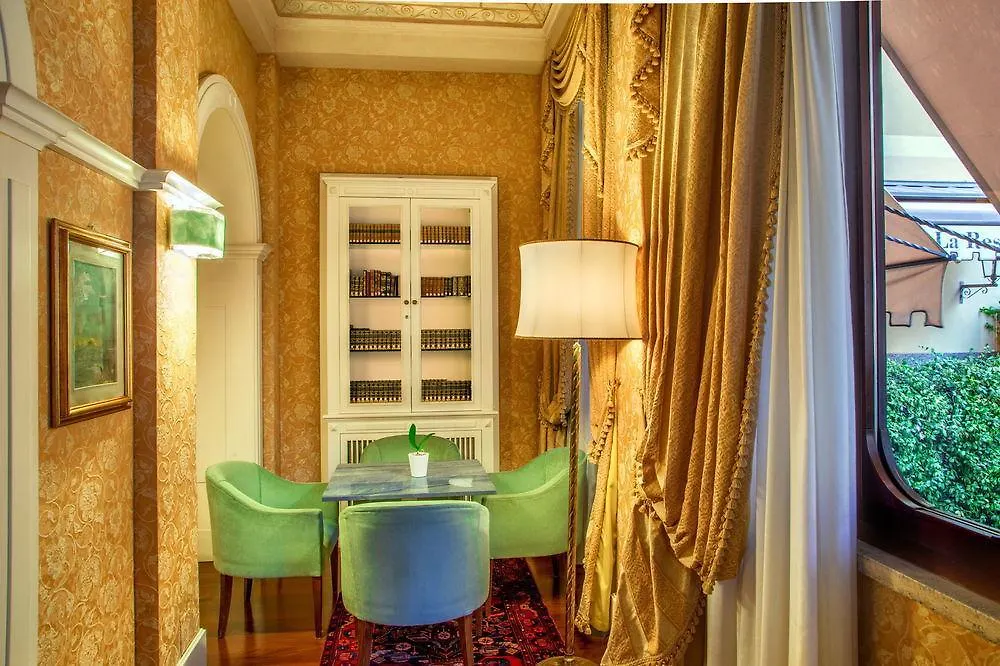 Отель La Residenza Рим
